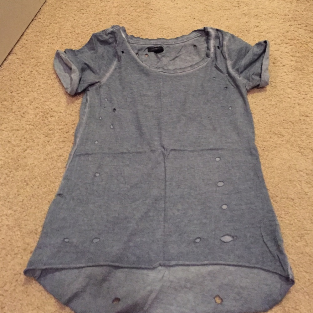 Distressed tee - Picture 3 of 4